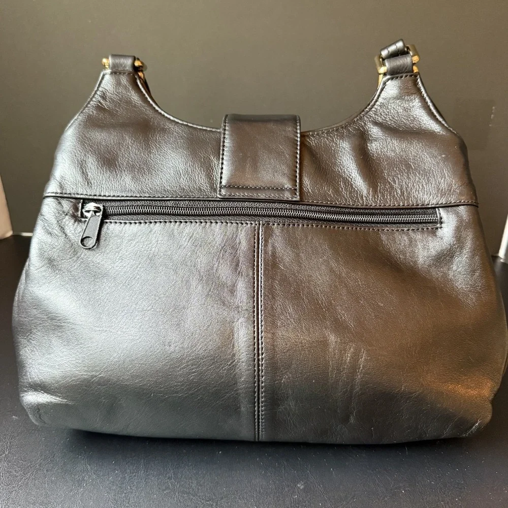 Giani Bernini Womens Black Leather Shoulder Bag Purse Hobo Magnetic Snap‎ Logo